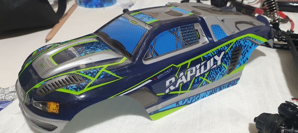 Машинка на пульте управления, запчасти на радиоуправляемые машинки