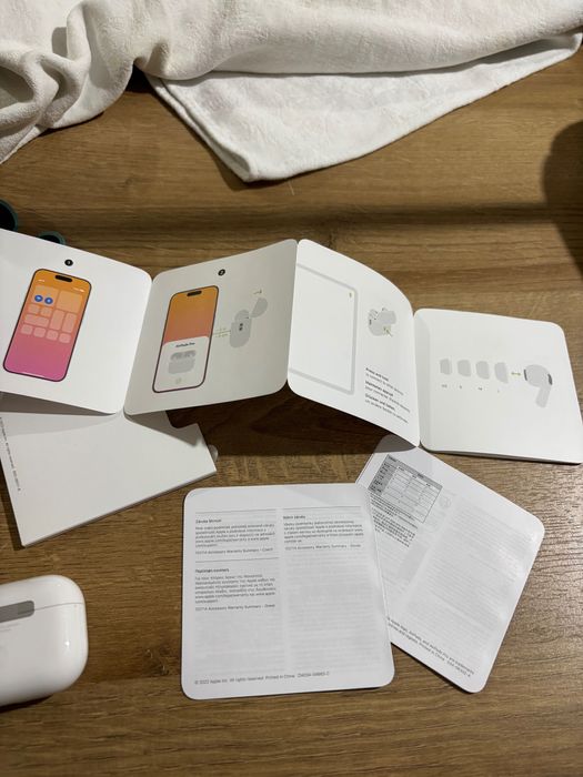 Продавам ОРИГИНАЛНИ Apple AirPods Pro (2nd Generation) с USB-C