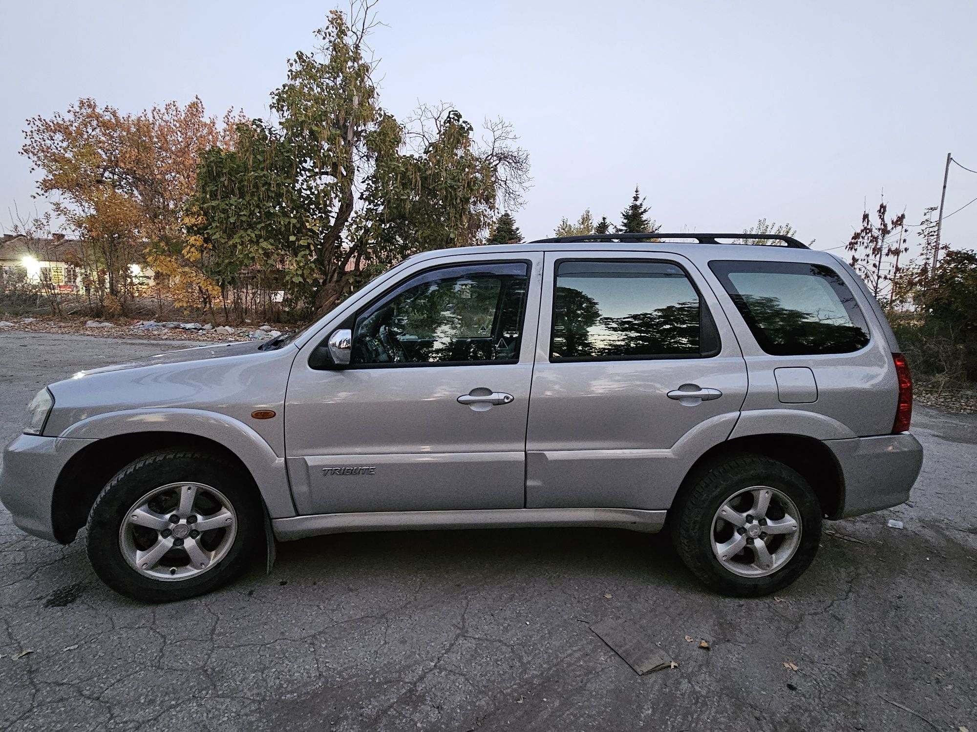 MAZDA Tribute 2.3i