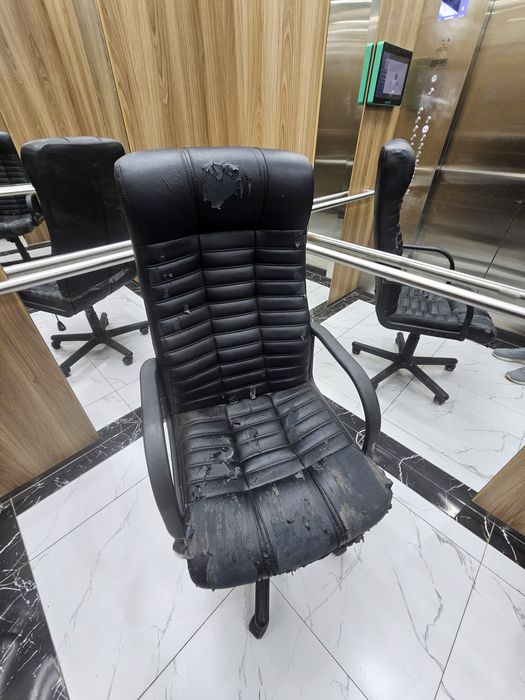 Кресло офисное на реставрацию / рабочее состояние