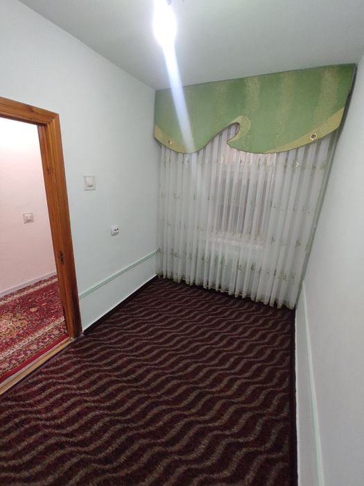 1etaj 2xonali uy sotiladi
