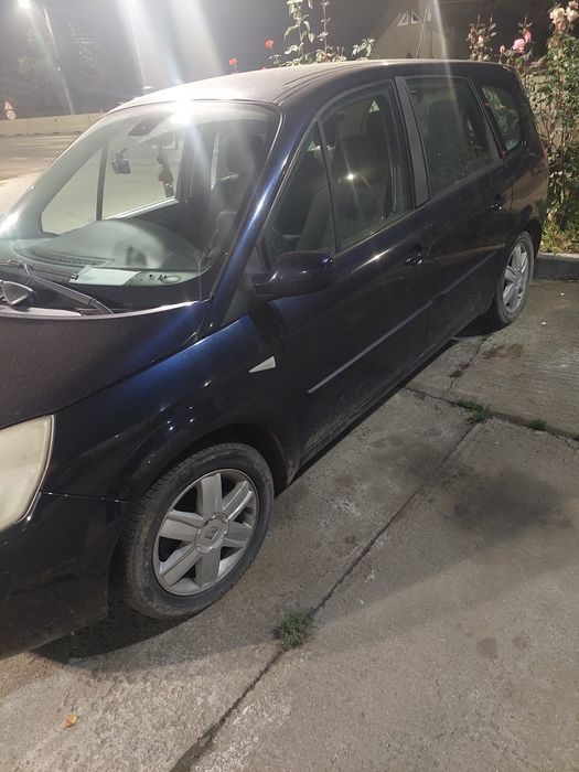 Vând Renault scenic