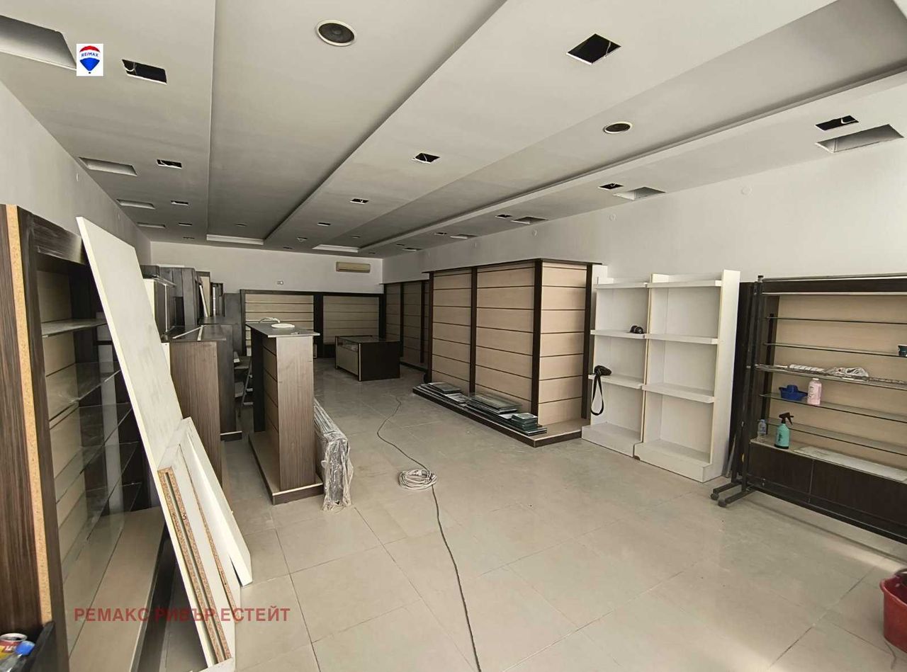 Продава се Магазин в Русе, Център - 200 кв.м за 1025 €/кв.м - Снимка #2