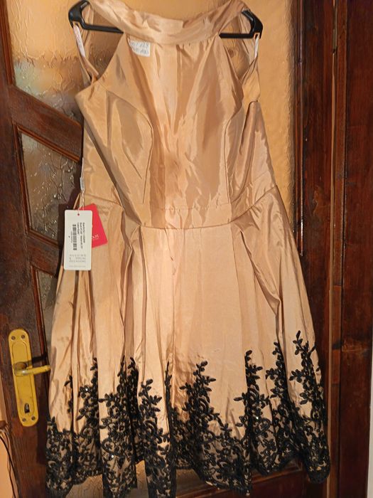 Rochie nouă pentru ocazii deosebite