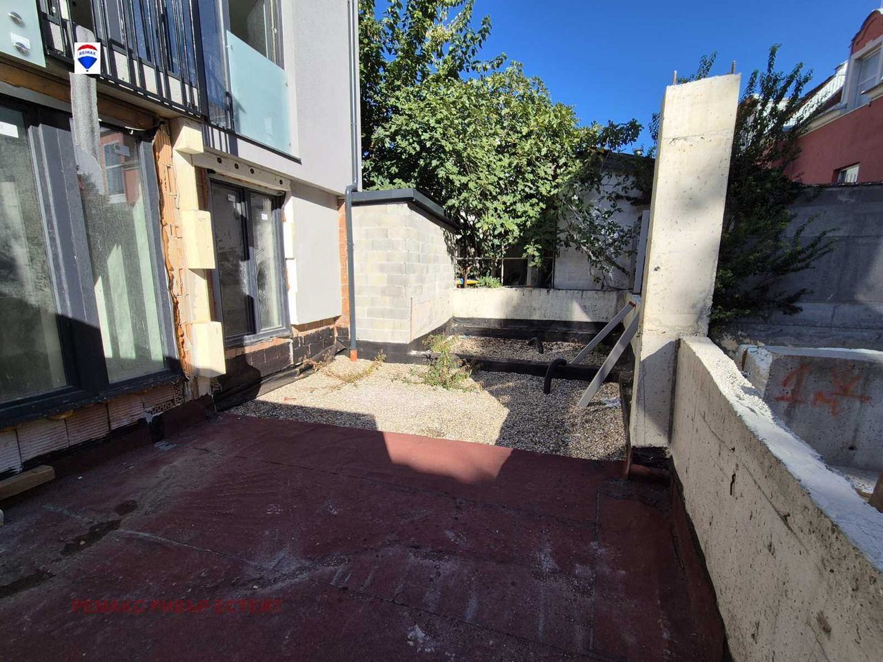 Продава се Двустаен апартамент в Русе, Център - 74 кв.м за 1609 €/кв.м - Снимка #8