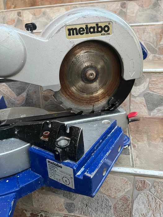 METABO Потапящ циркуляр герунг с издърпване 1300W KGS 255 PLUS