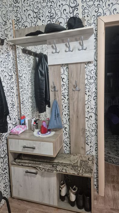 Продам прихожую, б/у.
