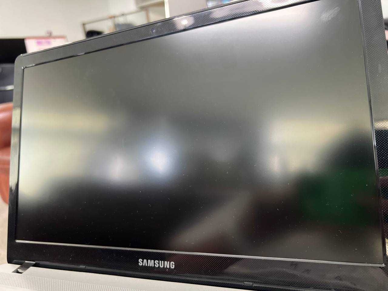 Samsung Laptop NT500R5l
