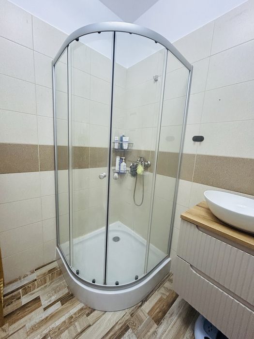 Cabina dus + cadita