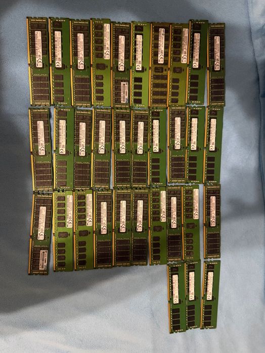 33 de rami 16GB si 12 rami 32GB