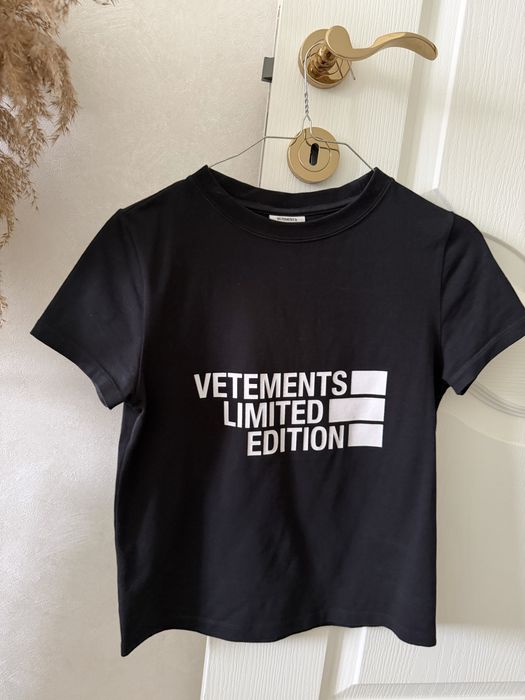 Оригинална тениска VETEMENTS