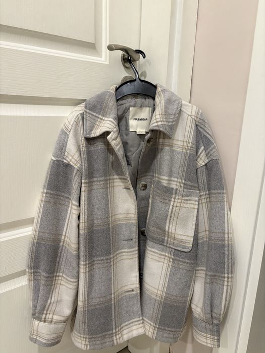 Сиво-бежаво карирано палто