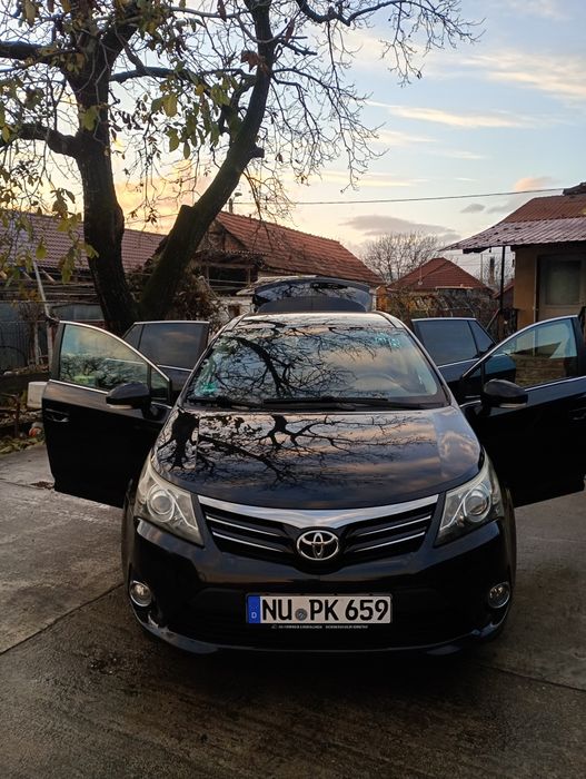 Toyota Avensis noiembrie 2013