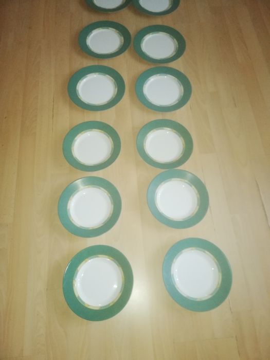 farfurii noi 13 bucăți 80lei