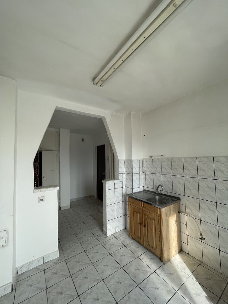 Vând apartament PB 2 camere decomandat