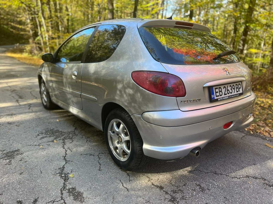 Peugeot 206 1.6 бензин пежо
