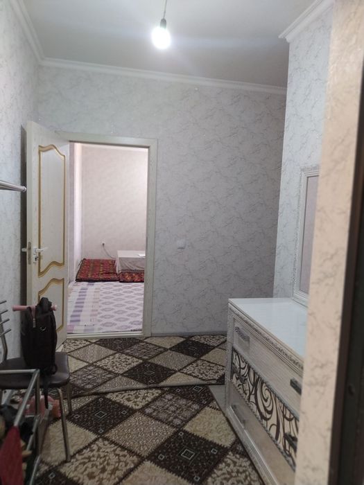 Uy sotiladi  yangi bozorni yonida