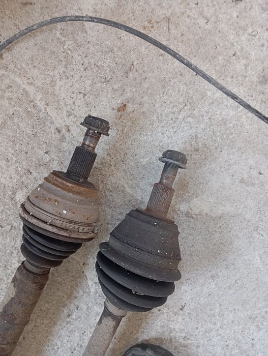Предни полуоски VW Golf 4 1.6 105 к.с.