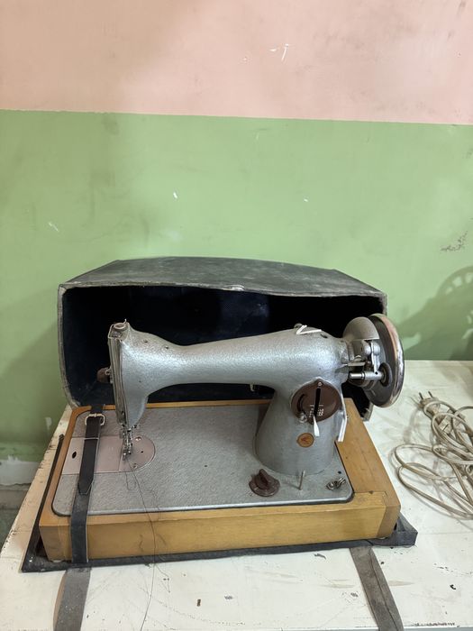 Швейная машинка электрическая