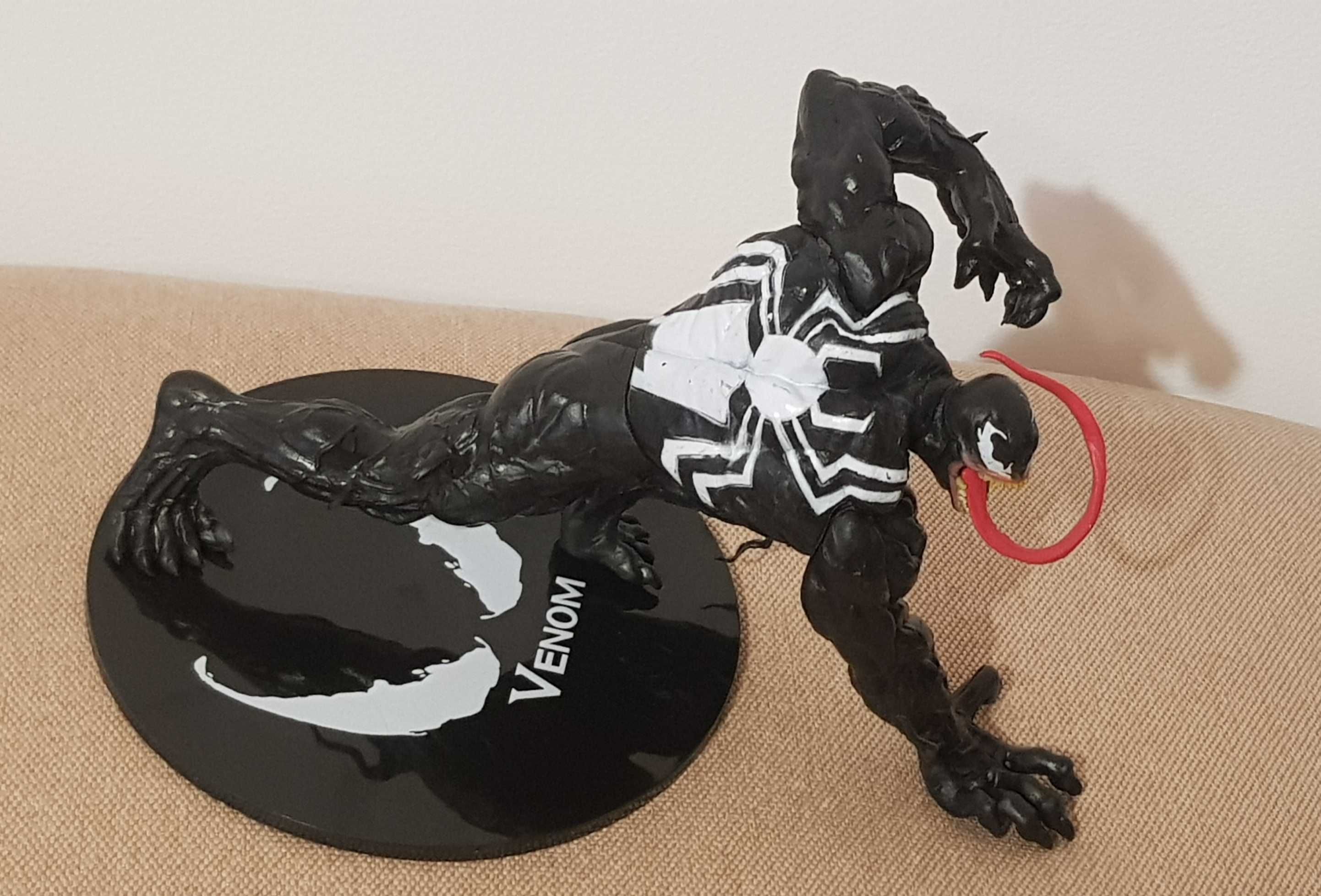 Figurina Marvel Avengers VENOM