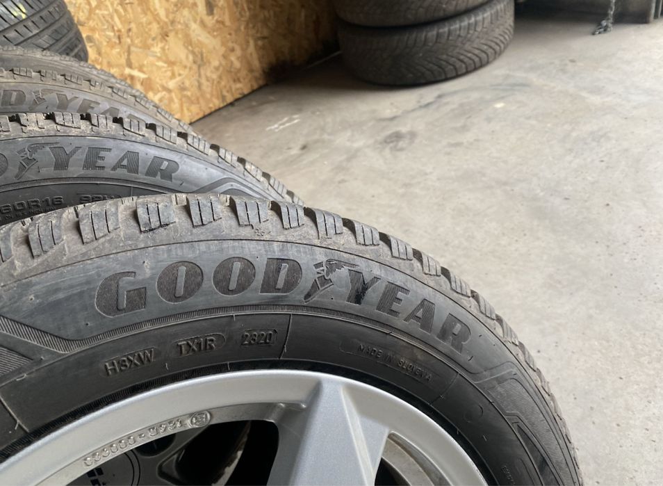 Jante aliaj R16 5x112 cu anvelope M+S 205 60 16