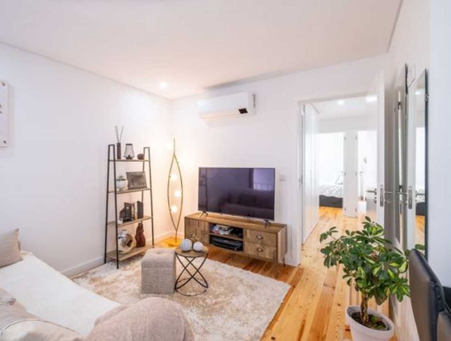 Дава се под наем Тристаен апартамент в Пловдив, Кършияка - 96 кв.м за 341.7 € - Снимка #2