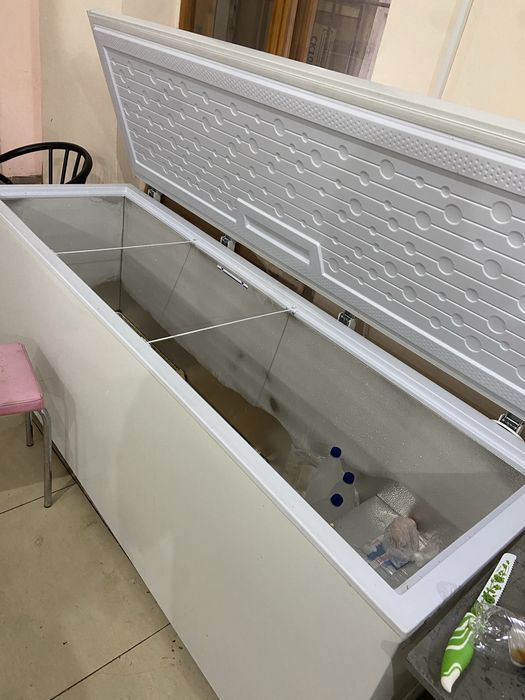 Продам морозилку 600л