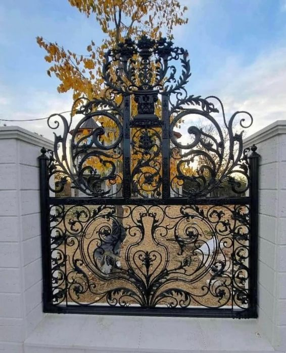 Porți și garduri din fier