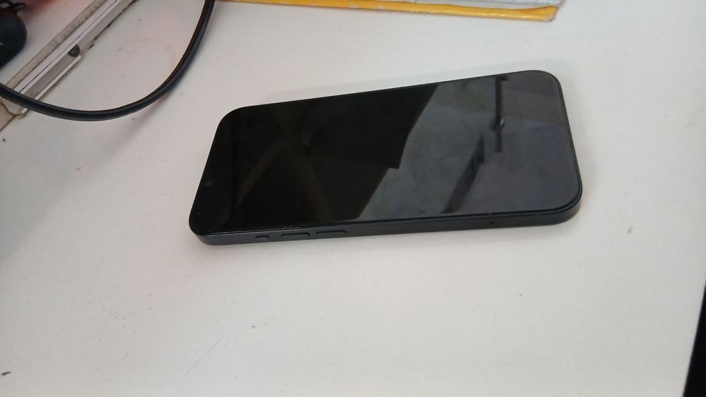 Iphone 13 sotiladi
