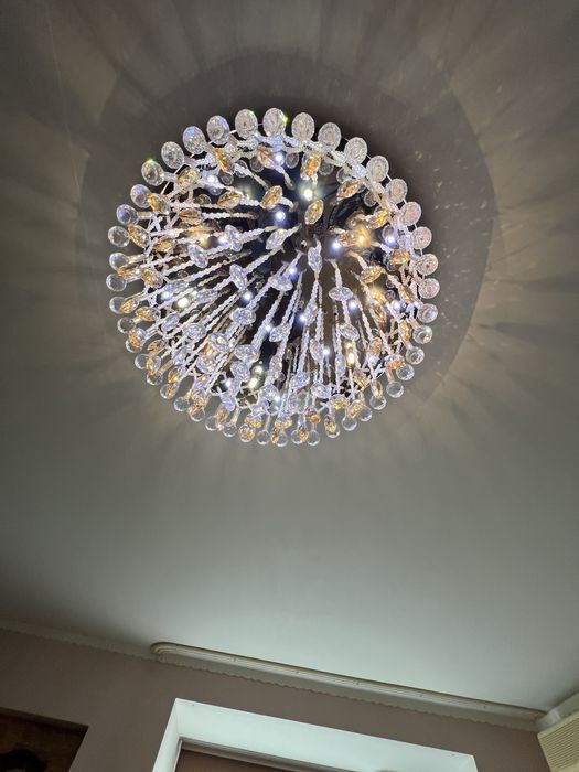 Люстра большая, диодная