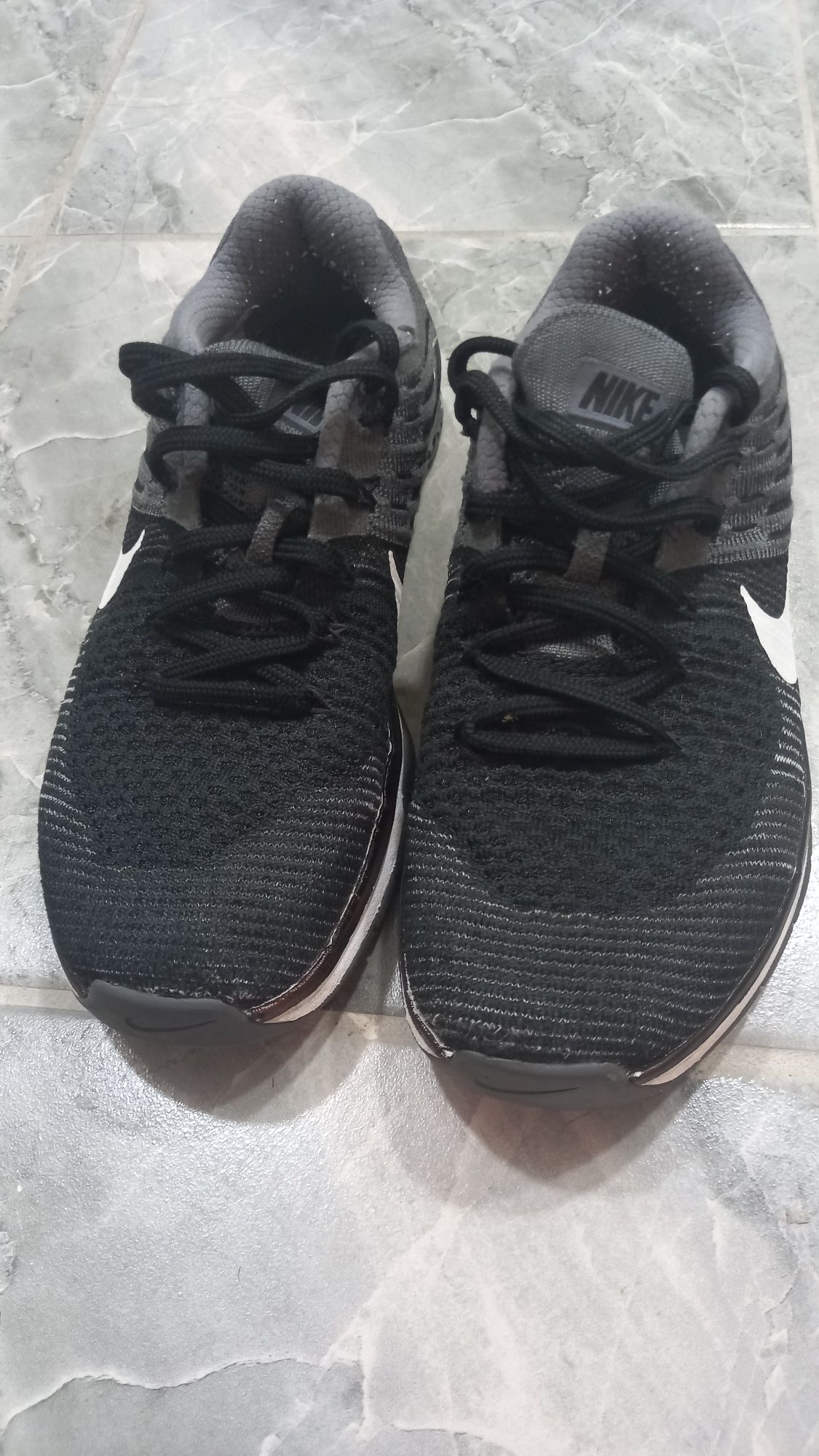 Маратонки Nike различни