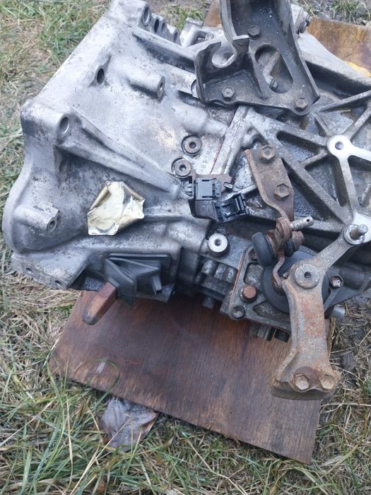 6 степенна Скоростна кутия Тойота/Toyota COROLLA VERSO AVENSIS 2.2 D4D