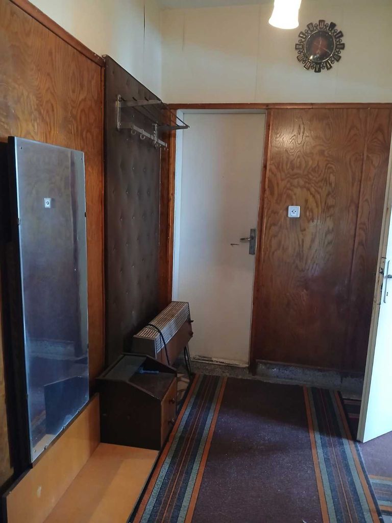 Продава се Къща в Монтана, Мала Кутловица - 232 кв.м за 748 €/кв.м - Снимка #19