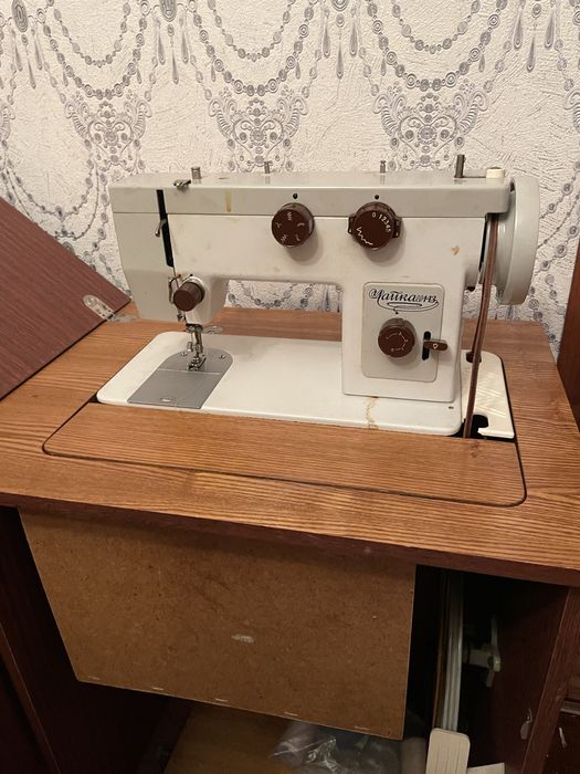 Швейная машинка ножная