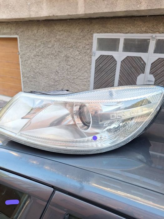 Оригинален фар (ляв) за Шкода Октавиа
