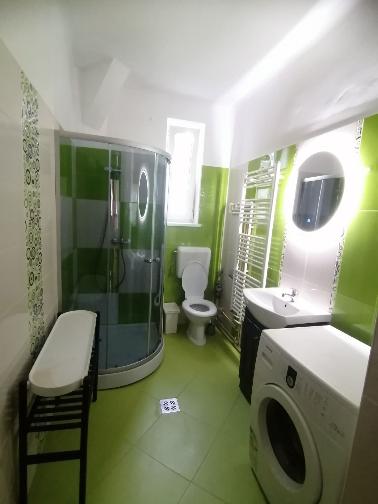 Închiriez apartament 2 camere, luminos  – zona Str. Lungă