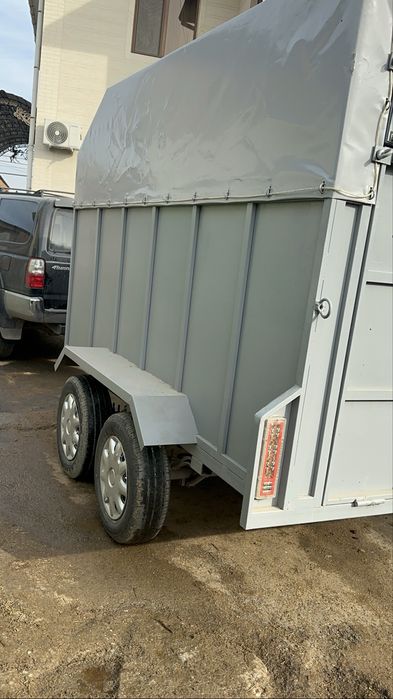 Прицеп коневозка