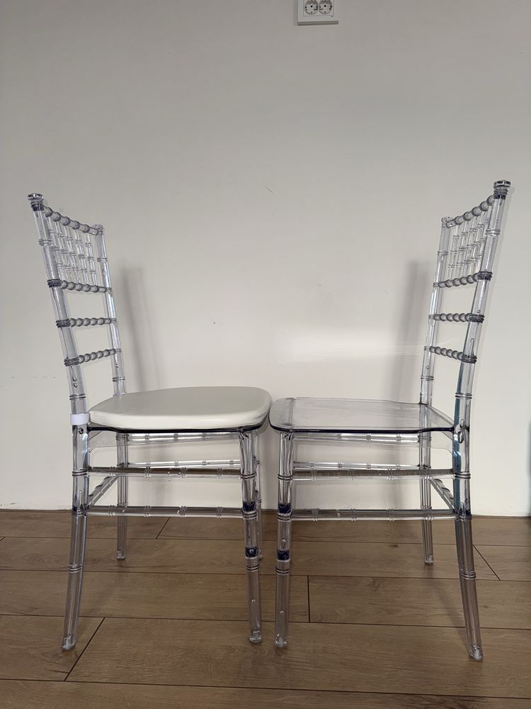 Прозрачные стулья Chiavari с мягкими сиденьями