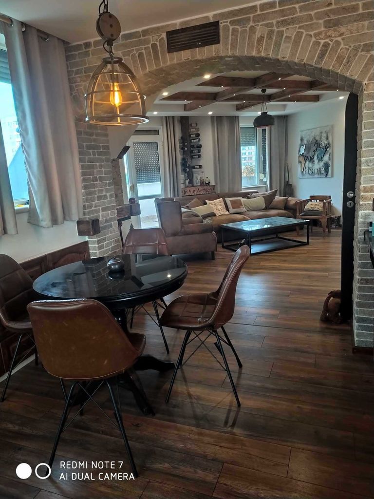 Продава се Мезонет в Пловдив, Кършияка - 190 кв.м за 1579 €/кв.м - Снимка #2