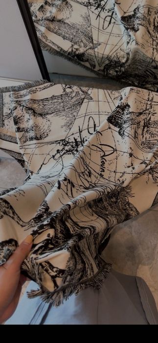 Fular Christian Dior, model 2026