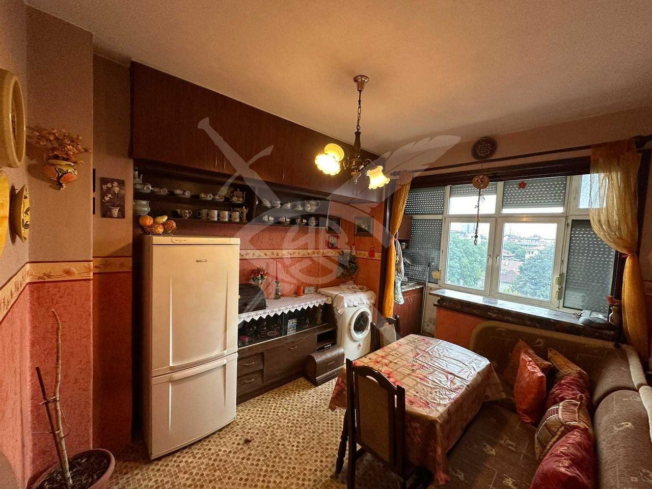 Продава се Двустаен апартамент в Пловдив, Съдийски - 65 кв.м за 1385 €/кв.м - Снимка #2