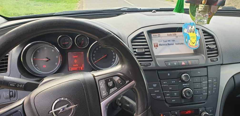 Dezmembrez opel insignia 2.0 cdti