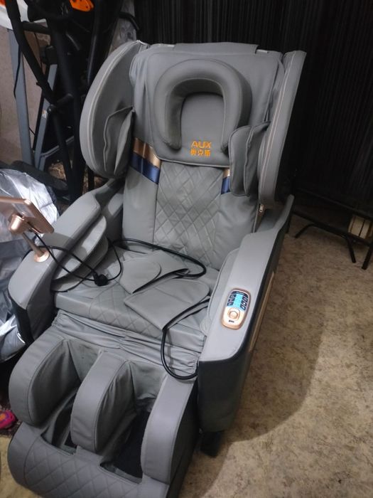 Продам  новое массажное кресло