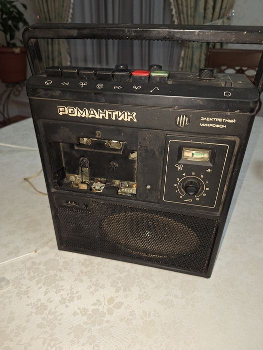 Продам магнитофон Романтик 306-1