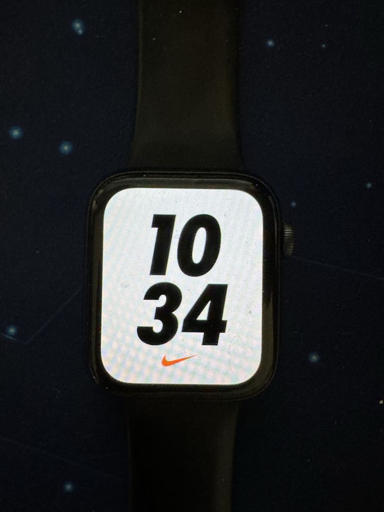 Apple Watch SE 44mm