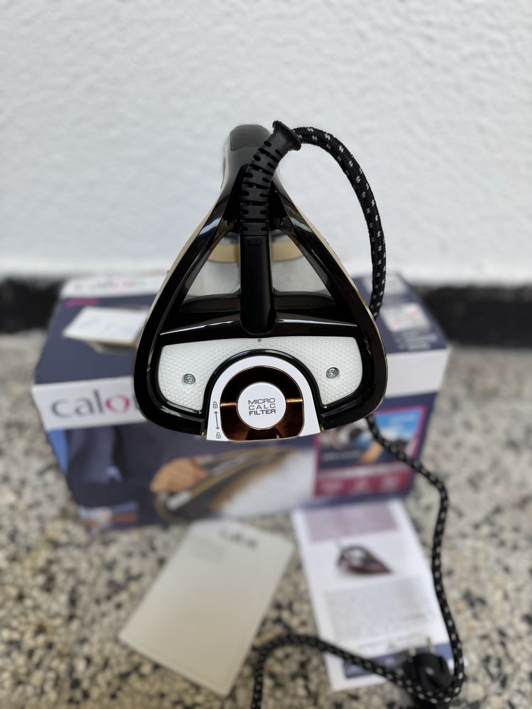 Висококачествена Парна Ютия - Calor FV9839C0 Ultimate Pure, 3000W!