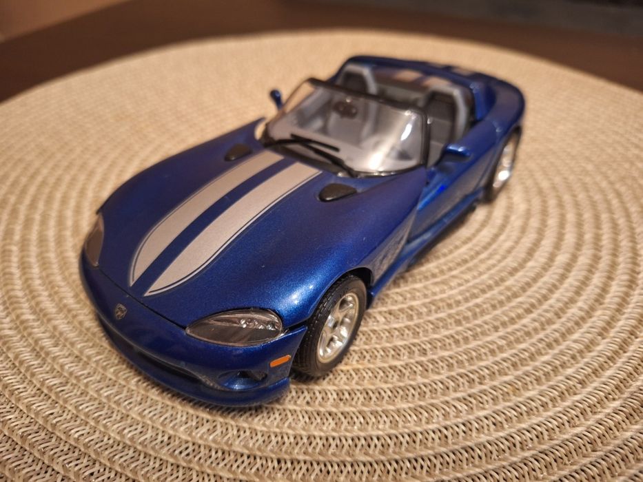 Метални колекционерски колички BURAGO 1:24