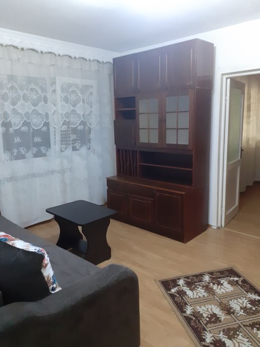 Închiriez apartament 2 camere etaj 1