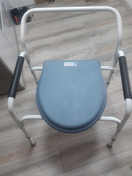 Продам кресло-туалет