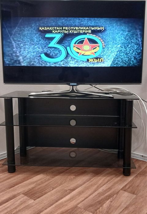 Тумба пол телевизор